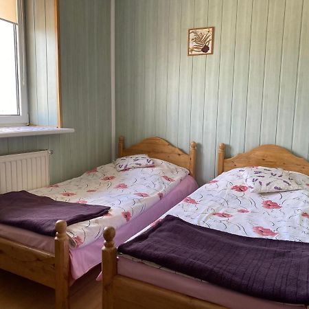 Osrodek Jezdziecki Bronkow Bed & Breakfast Exterior photo